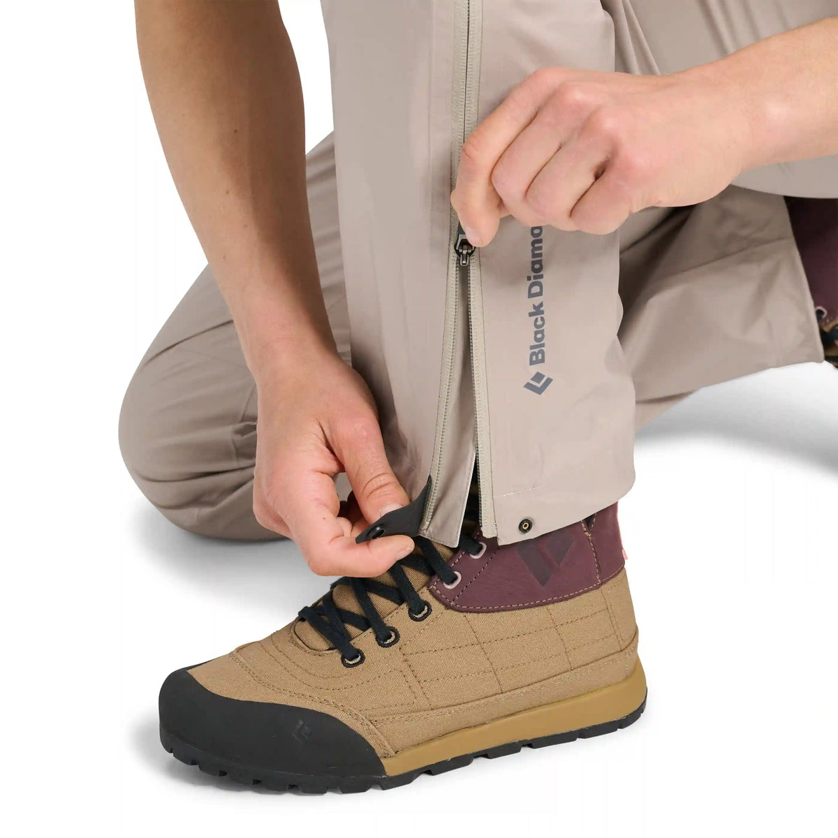 Women's Fineline Stretch Full Zip Pants - Past Season